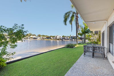 /international/au/1-27-pangarinda-place-mooloolaba-qld-151400144/