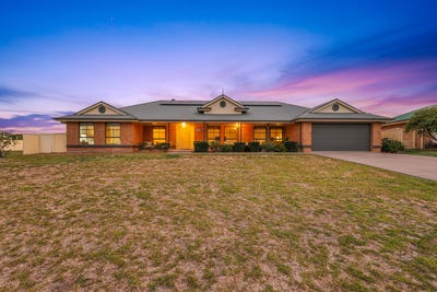 /international/au/145-graeme-street-aberdeen-nsw-151323064/