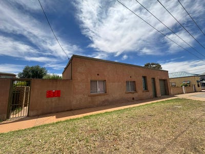/international/au/110-beryl-street-broken-hill-nsw-150610972/