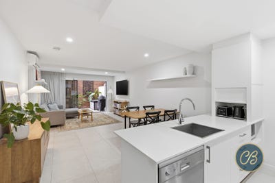 /international/au/8-66-gamelin-crescent-stafford-qld-150782584/