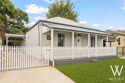 /international/au/28-lambert-street-bathurst-nsw-150714460/
