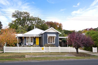 /international/au/23-angus-street-clunes-vic-151110080/