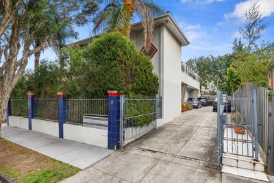 /international/au/1-8-john-street-elwood-vic-151065840/