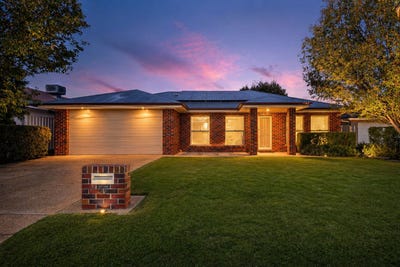 /international/au/57-mima-street-glenfield-park-nsw-151056772/