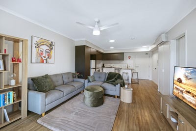 /international/au/504-14-maud-street-nambour-qld-151620328/