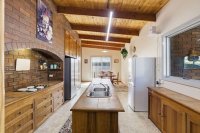 /international/au/23-reibey-street-latrobe-tas-151149676/