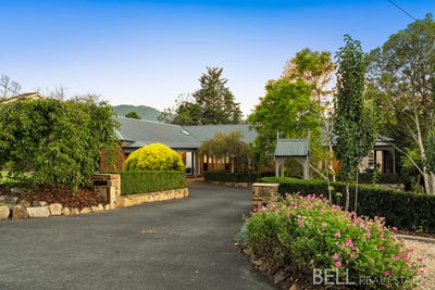 /international/au/18-mountain-drive-mooroolbark-vic-150692268/