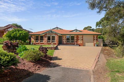 /international/au/8-blossom-terrace-hallett-cove-sa-152619772/