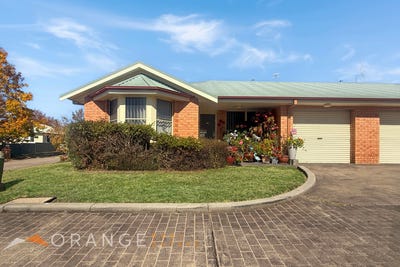 /international/au/4-189-clinton-street-orange-nsw-151359244/