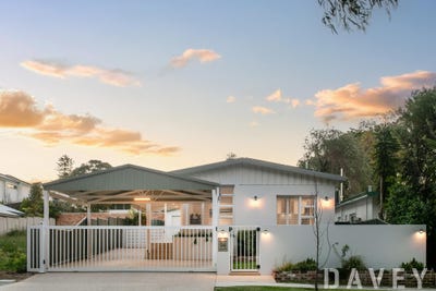 /international/au/94-arnott-street-trigg-wa-152532332/