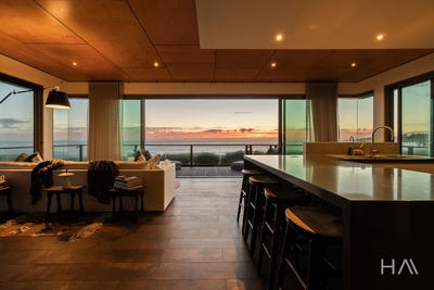 /international/au/62-lyall-road-binalong-bay-tas-151176900/