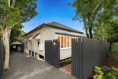 /international/au/32-windsor-road-red-hill-qld-150875312/