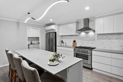 /international/au/28-faircloth-street-springfield-qld-151261080/
