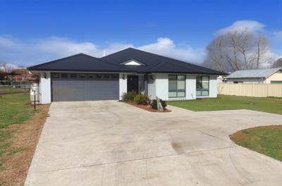 /international/au/423-grey-street-glen-innes-nsw-148855364/