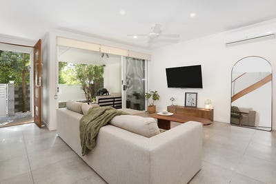 /international/au/38-evergreen-view-robina-qld-151282288/