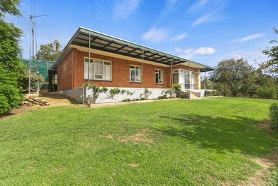 /international/au/6-bindarrah-road-clare-sa-150798460/