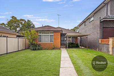 /international/au/70-whitaker-street-guildford-nsw-148425760/