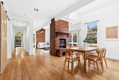 /international/au/16-glenleith-avenue-geelong-vic-151240560/