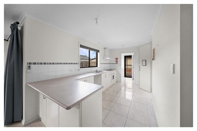 /international/au/unit-3-30-joffre-street-mowbray-tas-151418000/