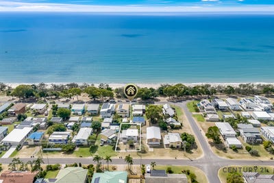 /international/au/74-mackerel-street-woodgate-qld-150978100/