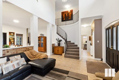 /international/au/15-mofflyn-circle-east-victoria-park-wa-147918712/