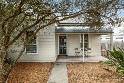 /international/au/32-flinders-street-queenscliff-vic-152496248/