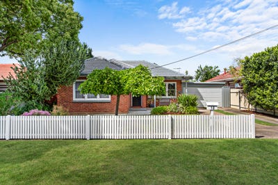 /international/au/12-hector-street-seaton-sa-152682024/