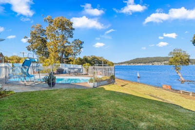 /international/au/41-beachfront-pde-st-huberts-island-nsw-148479148/?lang=id
