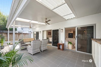 /international/au/1-35-burrai-street-morningside-qld-151317736/