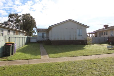 /international/au/16-belcher-street-nhill-vic-152001072/