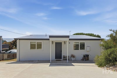 /international/au/18-hurst-street-lulworth-tas-150557316/
