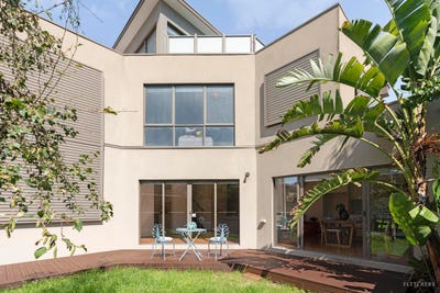 /international/au/3-372-elgar-road-box-hill-vic-150569204/