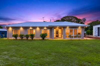 /international/au/18-damien-street-mareeba-qld-152589644/