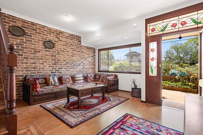 /international/au/30-robinson-street-eastlakes-nsw-150182784/