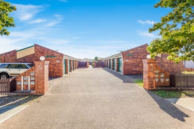 /international/au/9-26-georgina-street-woody-point-qld-151422116/