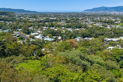 /international/au/6-marcus-close-mooroobool-qld-204676424/