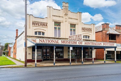 /international/au/76-albury-street-holbrook-nsw-152471560/