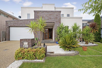 /international/au/4-denoon-street-forde-act-150894840/