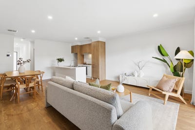 /international/au/28-mccarron-way-croydon-park-sa-151250180/