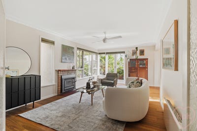 /international/au/98-irvine-street-watson-act-151065760/