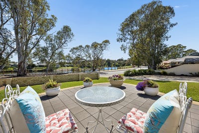 /international/au/20-hall-crescent-old-noarlunga-sa-152424488/
