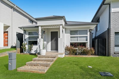 /international/au/93-liz-kernohan-drive-elderslie-nsw-148531264/