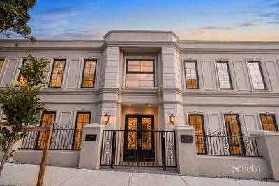 /international/au/12-joyhill-avenue-box-hill-south-vic-152198920/