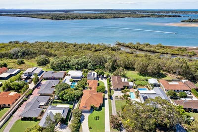 /international/au/67-melaleuca-drive-yamba-nsw-150765140/