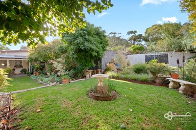 /international/au/16-cunningham-street-mount-gambier-sa-151362924/