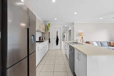 /international/au/35-newry-trail-smithfield-qld-148391692/