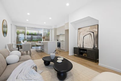 /international/au/2-20-headfort-street-greenslopes-qld-152356672/