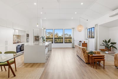 /international/au/19-kerr-avenue-southport-qld-152106624/