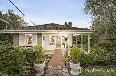 /international/au/5-crown-point-ridge-chirnside-park-vic-152538896/