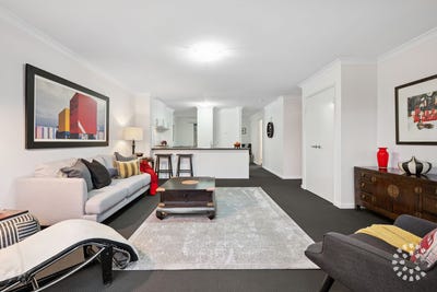/international/au/9-57-southwell-crescent-hamilton-hill-wa-148521196/